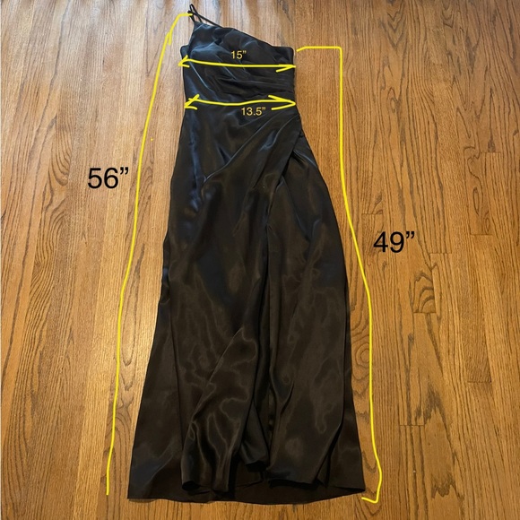 David’s Bridal- charmeuse draped one-shoulder bridesmaid dress
STYLE# GS290018 - Picture 4 of 4